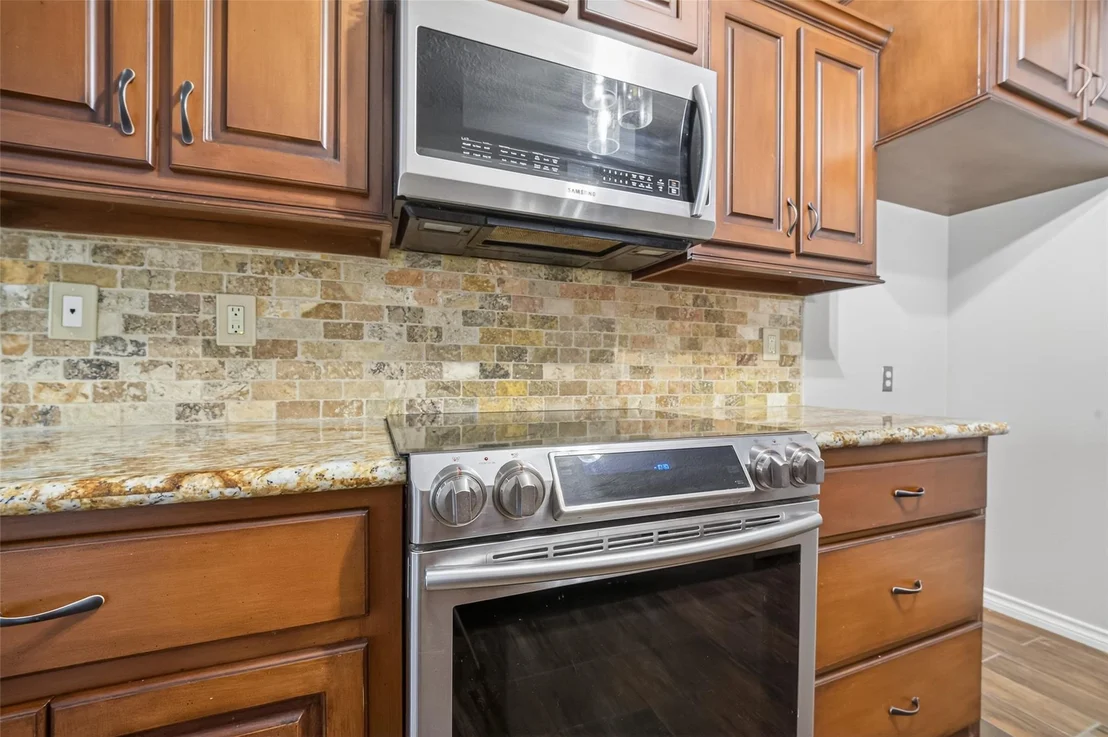 Photo of 1007 W Cedar River Road