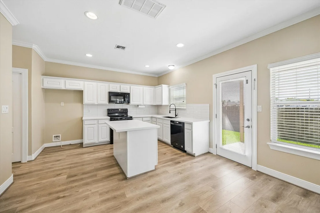 Photo of 1717 Eagle Lake Road