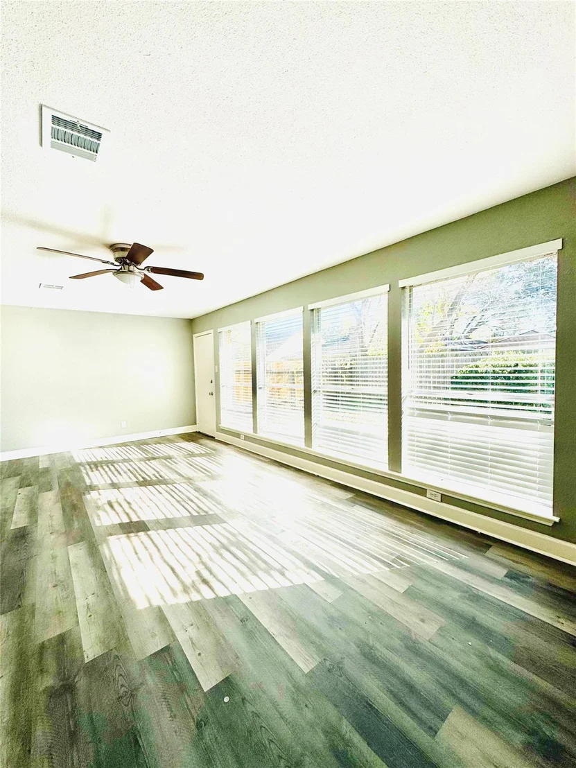 Photo of 7619 Southmeadow Drive