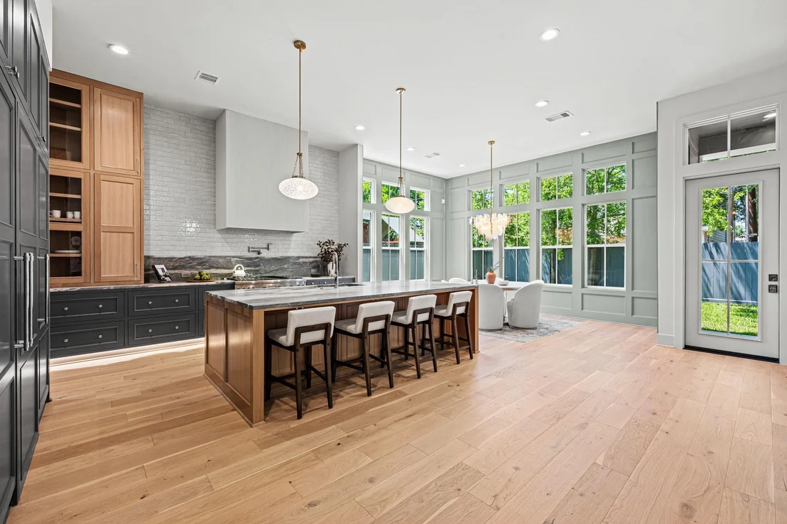 Photo of 1414 Chamboard Lane
