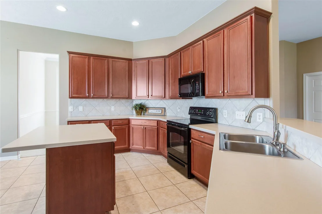 Photo of 21406 Avalon Queen Drive