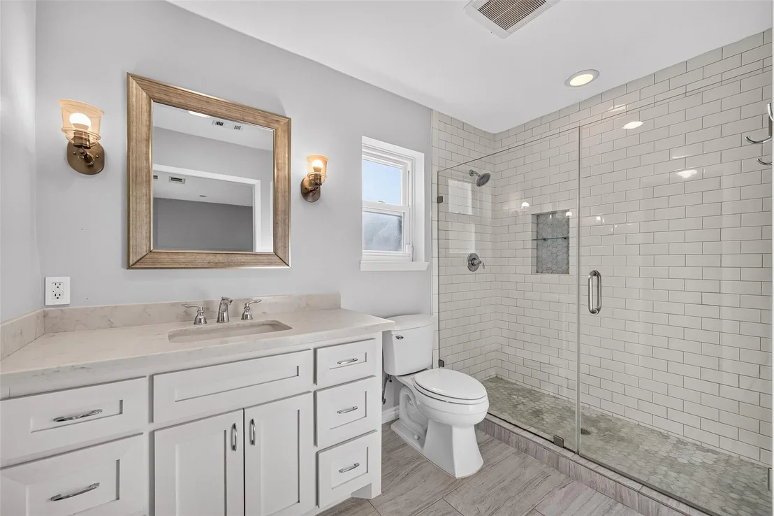 Photo of 5938 Claridge Drive