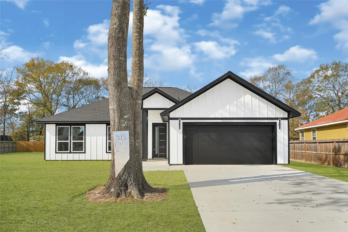 Photo of 515 Fairfax Lane
