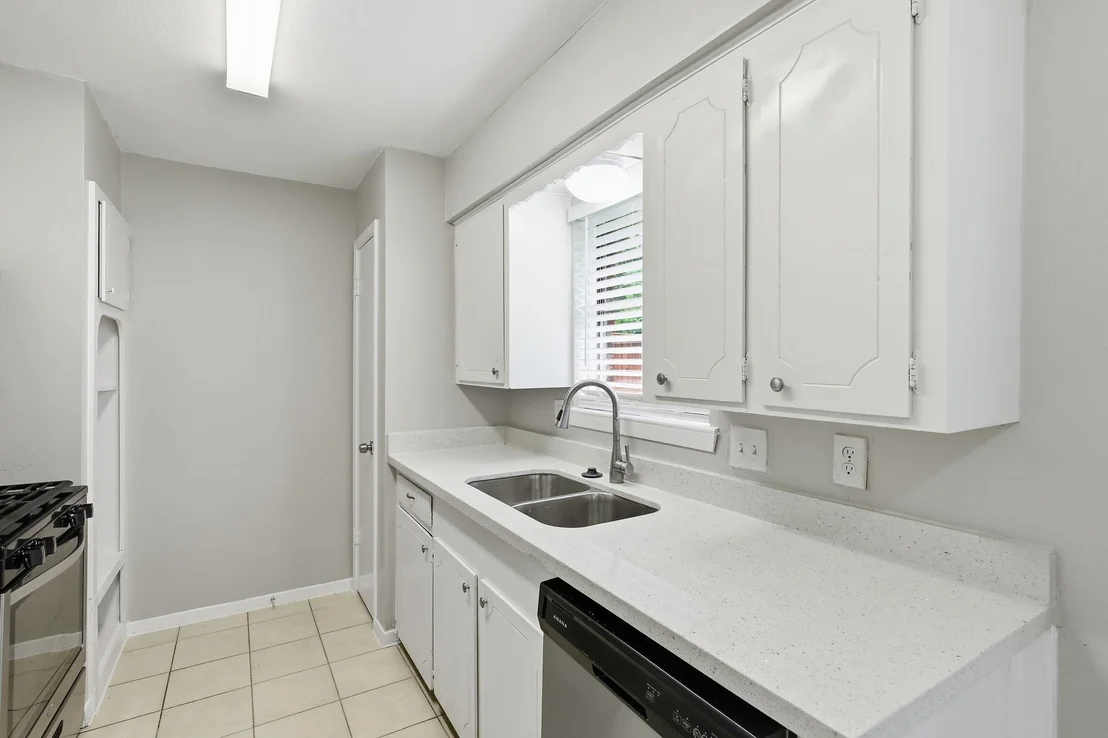 Photo of 15119 Bathurst Drive