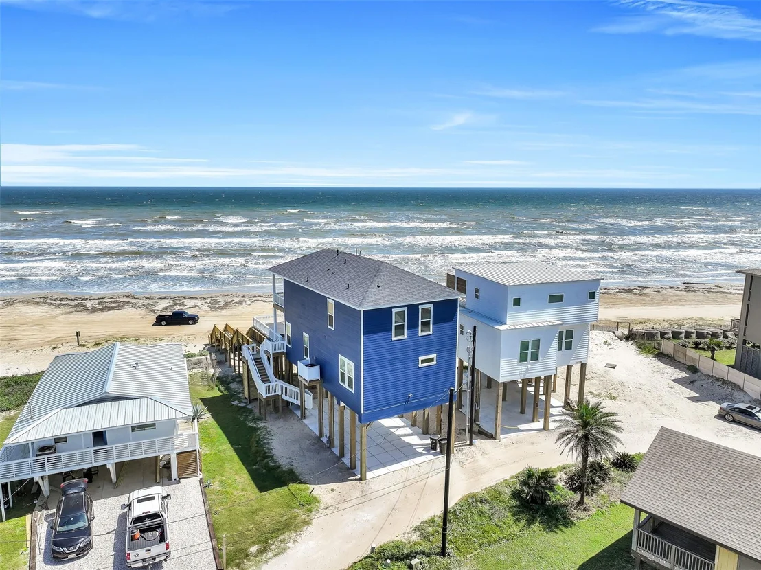 Photo of 16728 West Beach Road