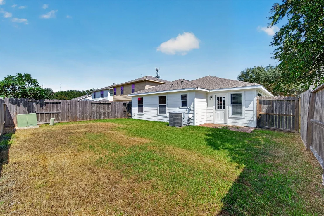 Photo of 21823 Haven Cove Lane