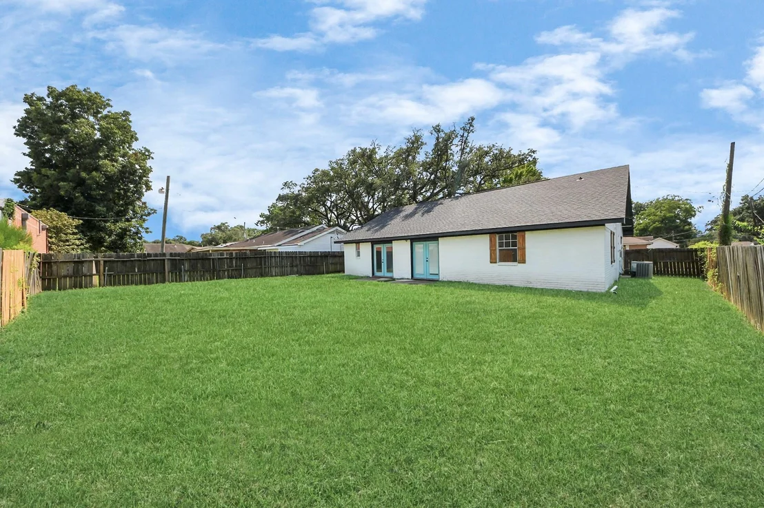 Photo of 916 Woods Drive