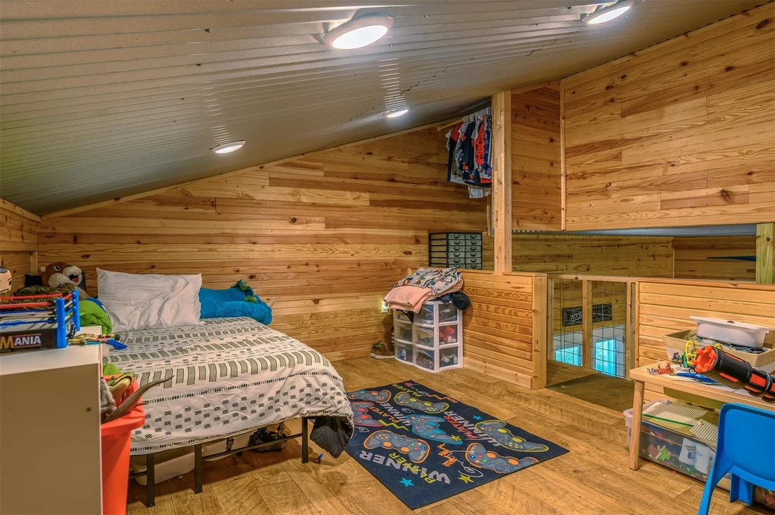 Photo of 240 Private Road 5515