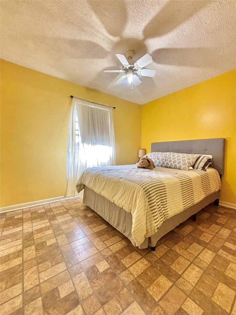 Photo of 1615 Meadowview Drive