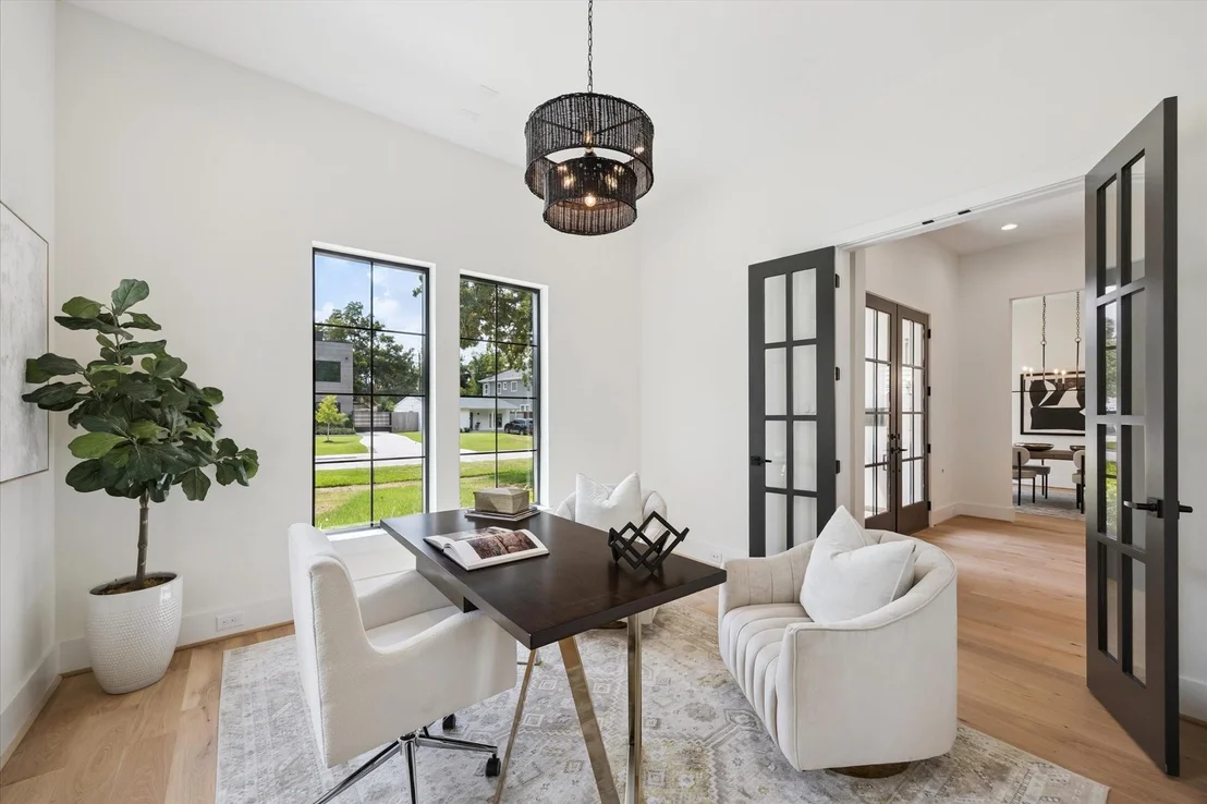 Photo of 938 Gardenia Drive