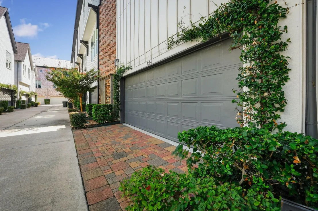 Photo of 8624 Emnora Lane