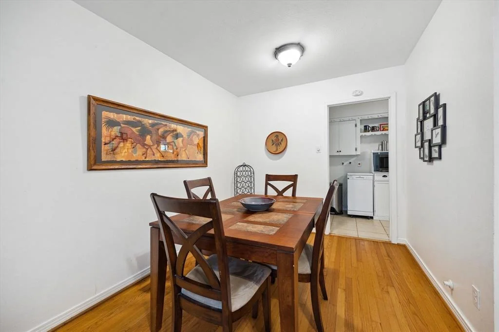 Photo of 2110 Chippendale Road