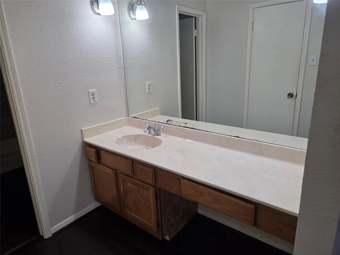 Photo of Unit 106 at 3780 Tanglewilde Street