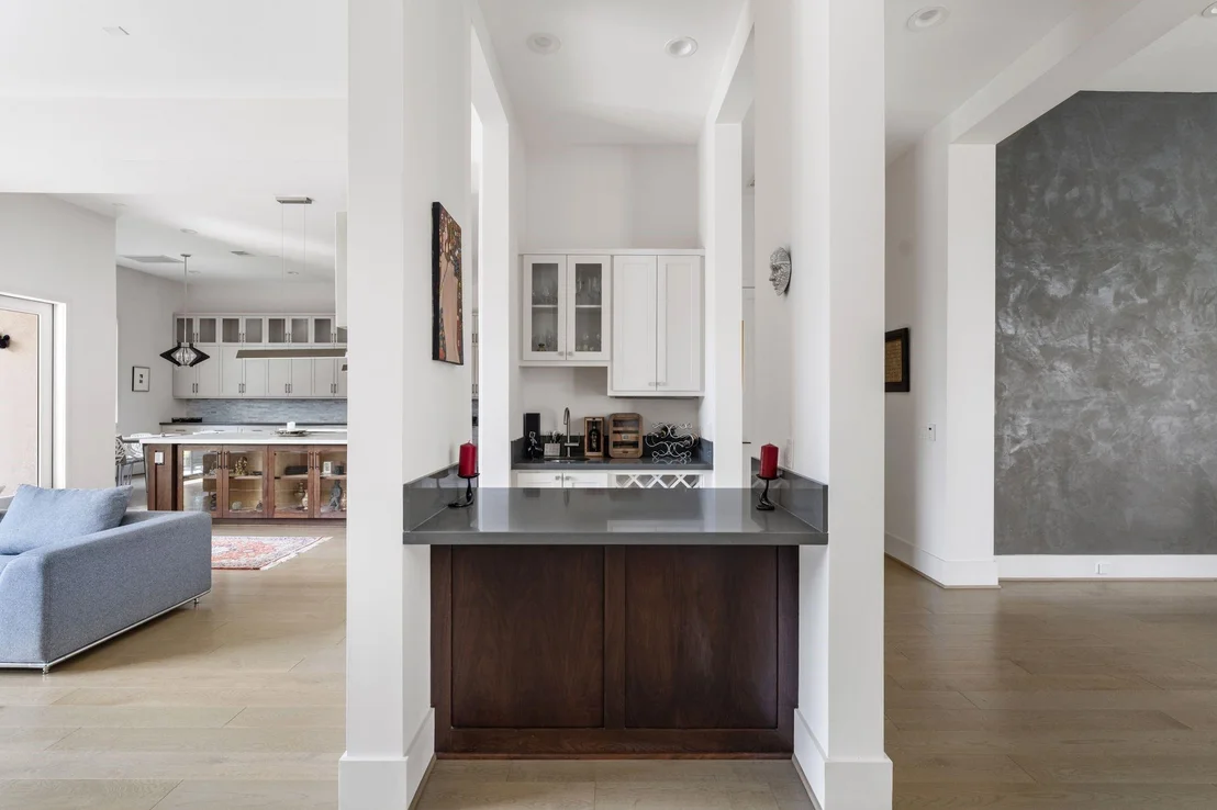 Photo of 5427 Maple Street
