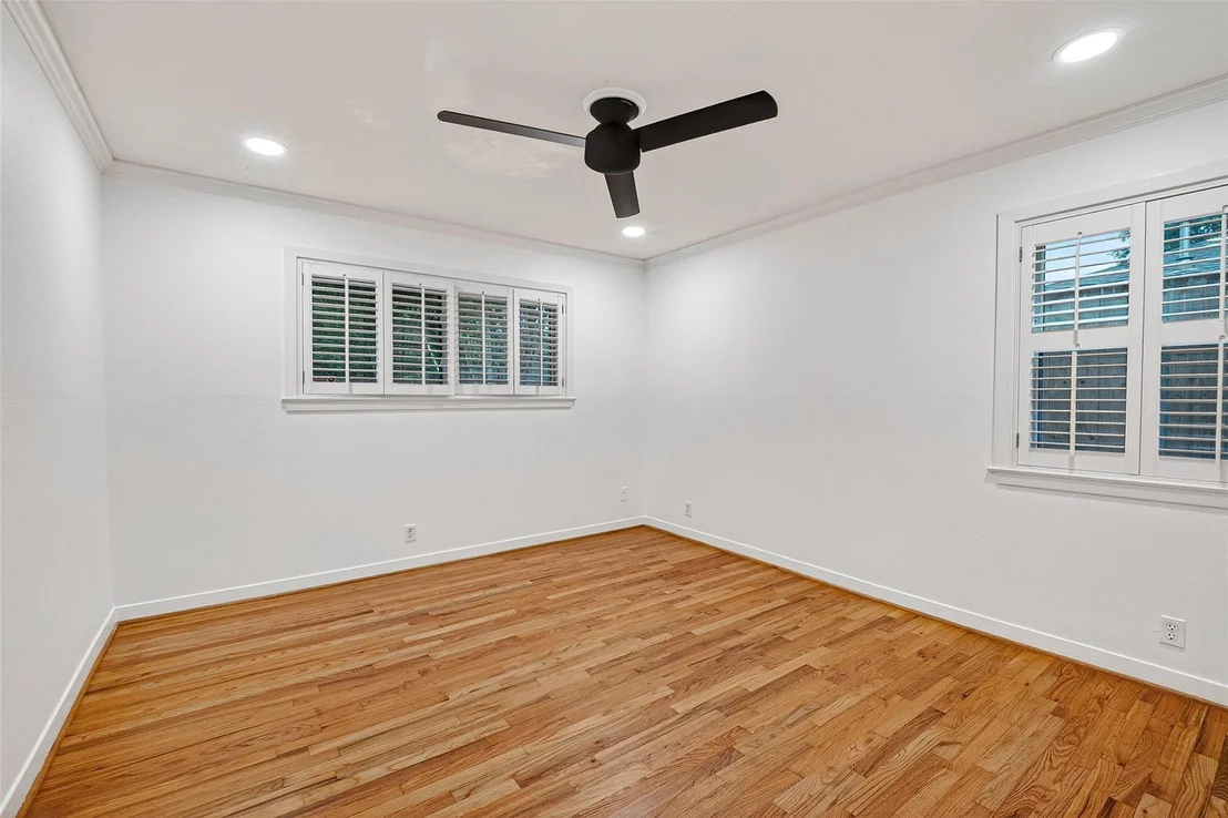 Photo of 5006 Creekbend Drive