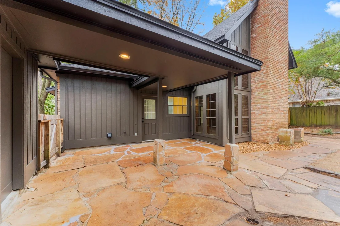 Photo of 6 Thornhedge Court