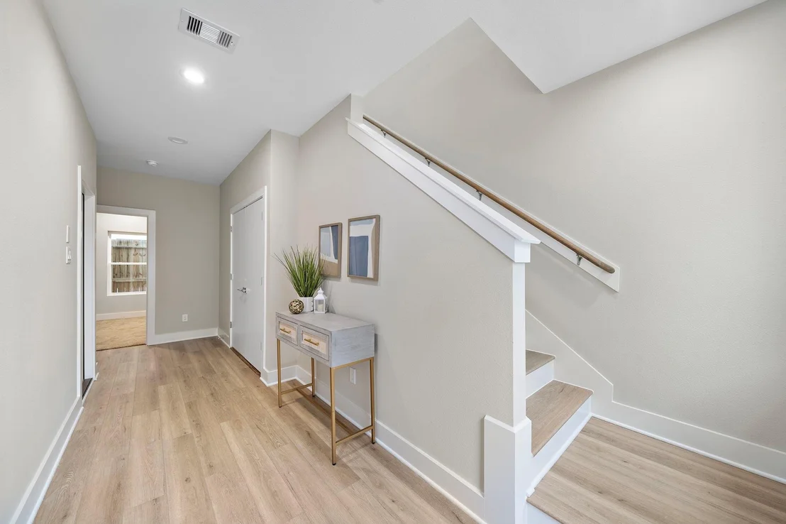 Photo of 8320 Curry Road