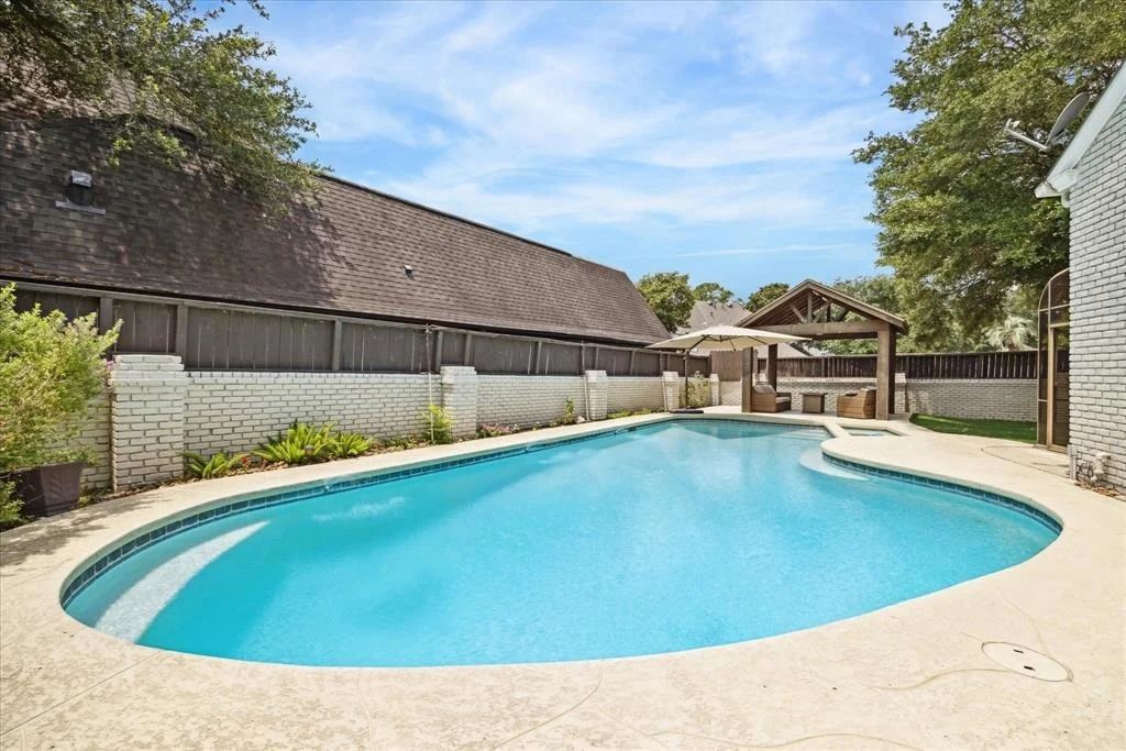 Photo of 702 Crossroads Drive