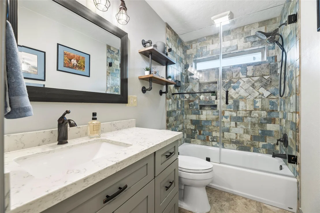 Photo of 2933 E Elm Circle