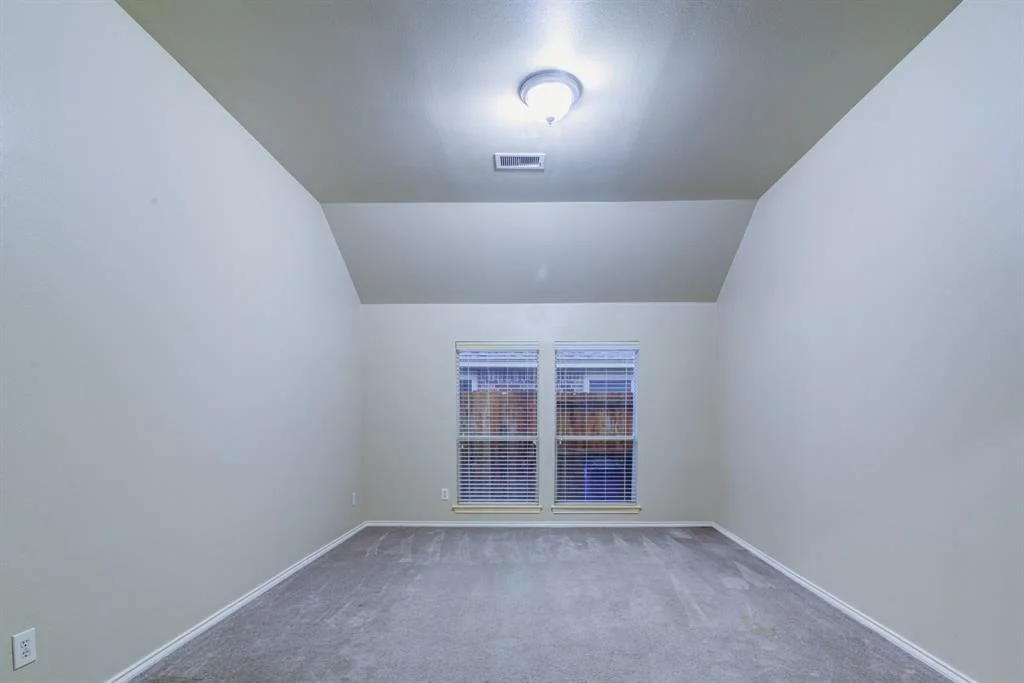 Photo of 421 Laddingford Lane