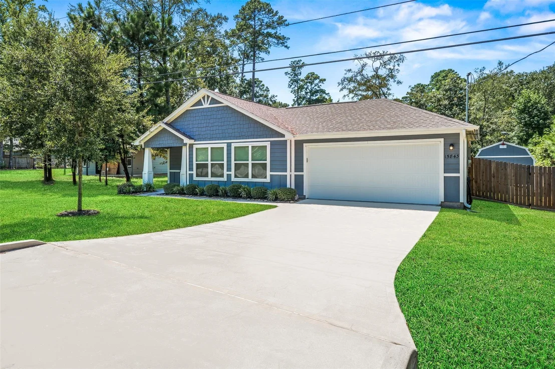 Photo of 15843 Oak Drive