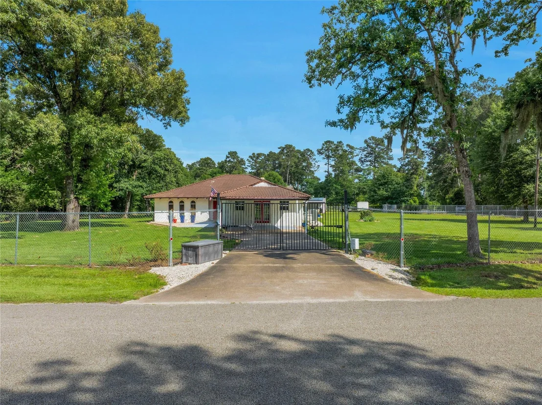 Photo of 23519 Saxon Way