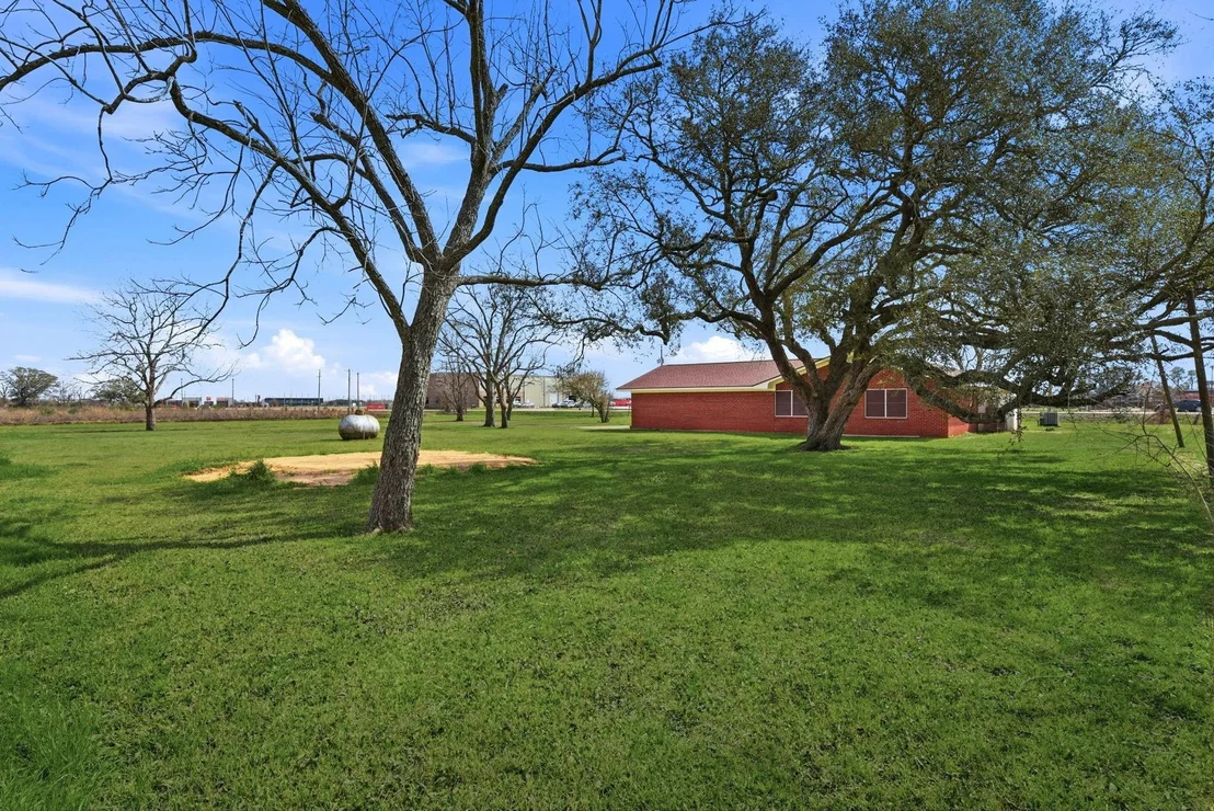 Photo of 1839 W Henderson Rd