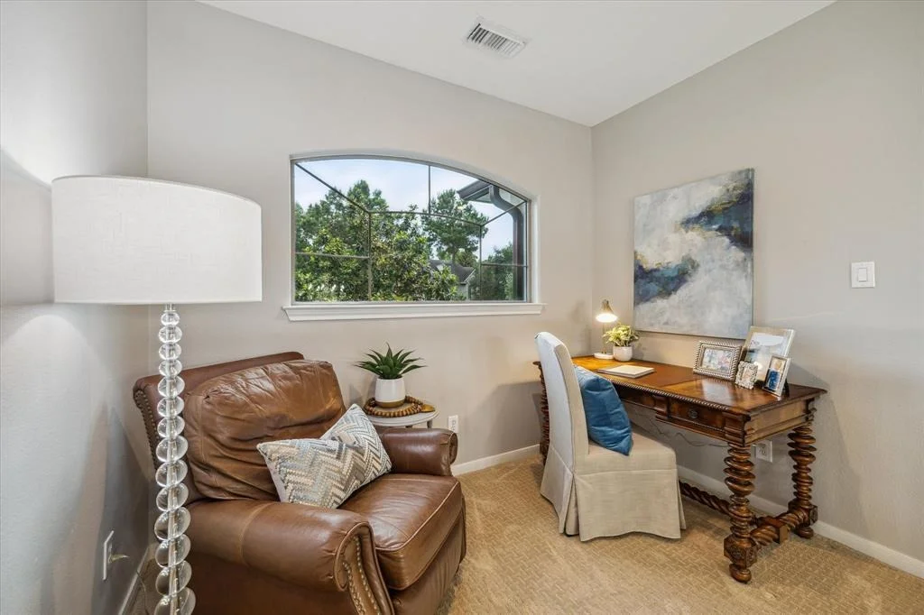 Photo of 63 E Beckonvale Circle