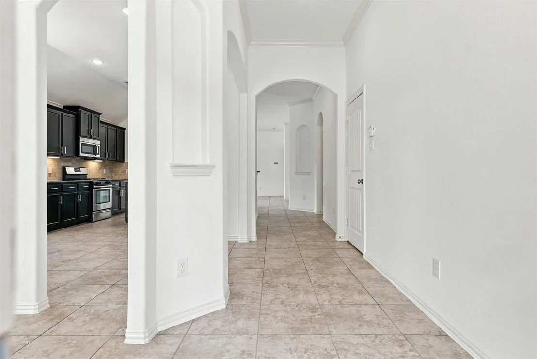 Photo of 637 Maple Point Drive E