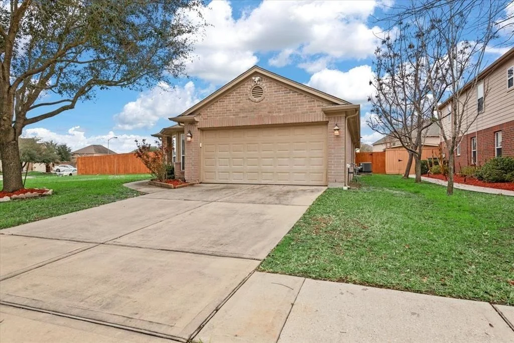 Photo of 14203 Old Dock Lane