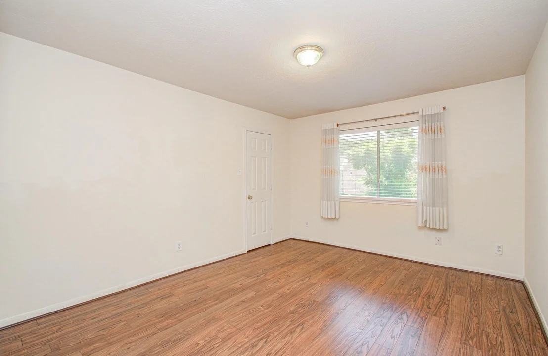 Photo of 5415 Oak Falls Drive