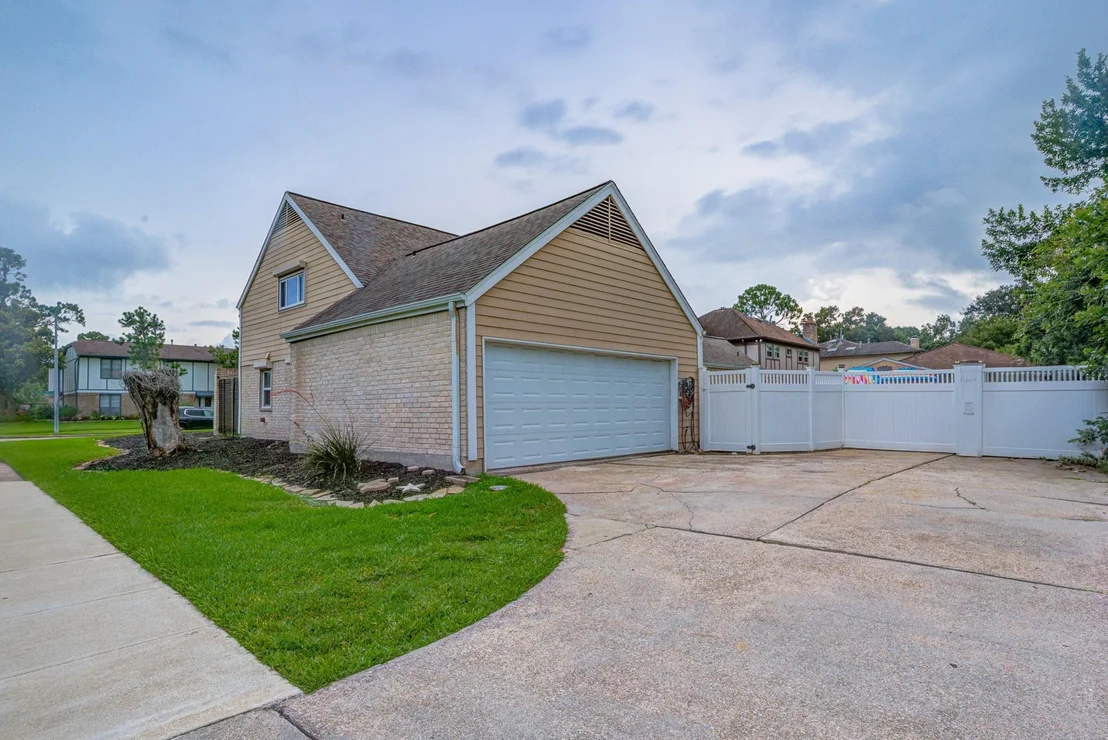 Photo of 16402 Clearcrest Drive