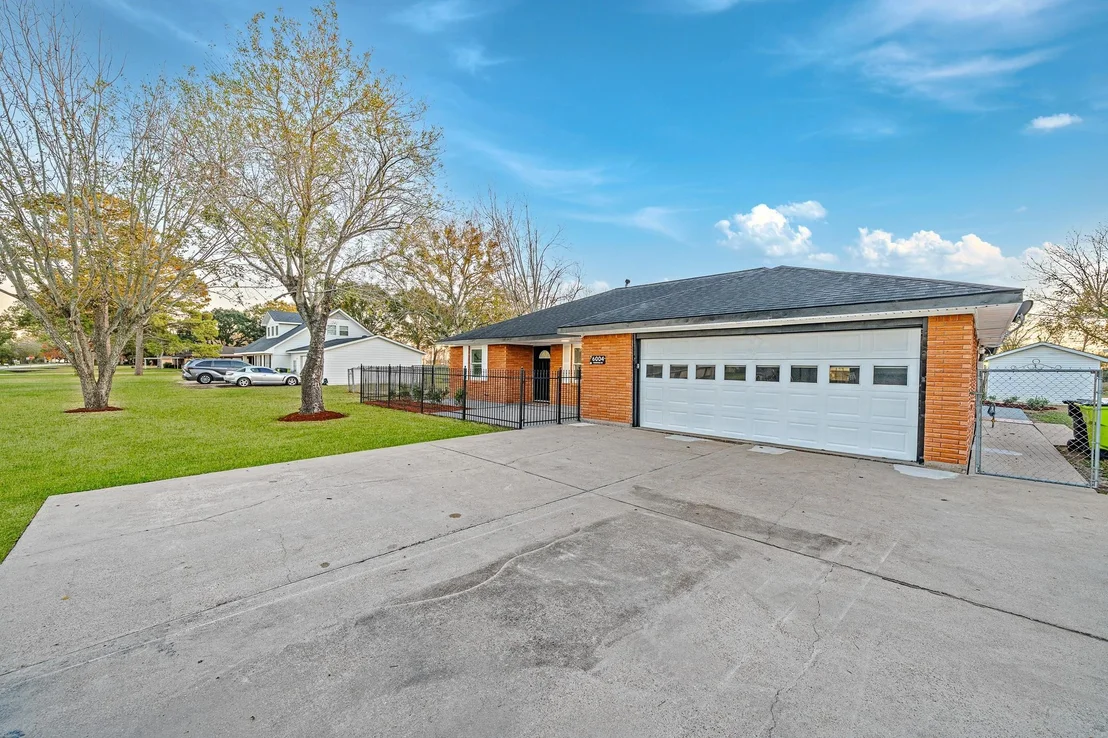 Photo of 6004 Homestead Road