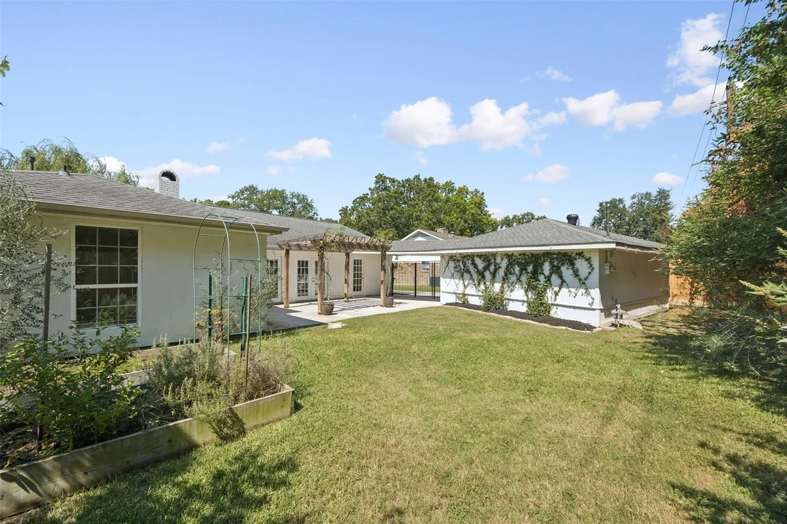 Photo of 1003 Blue Willow Drive