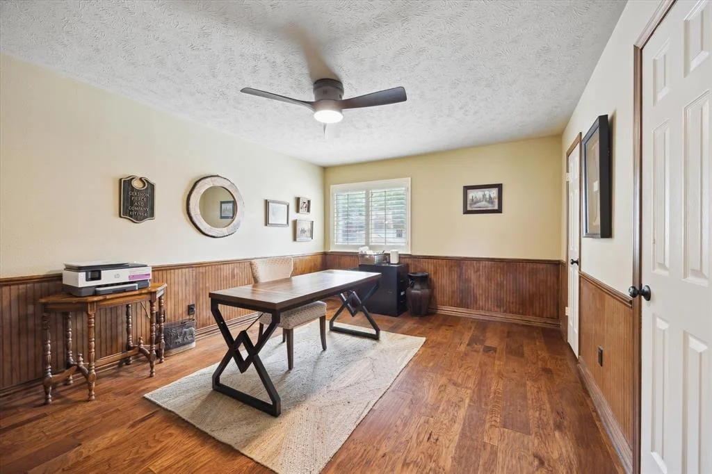 Photo of 15927 Meadowside Drive