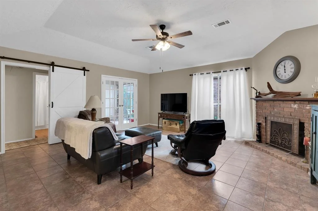 Photo of 6826 Bullinger Drive