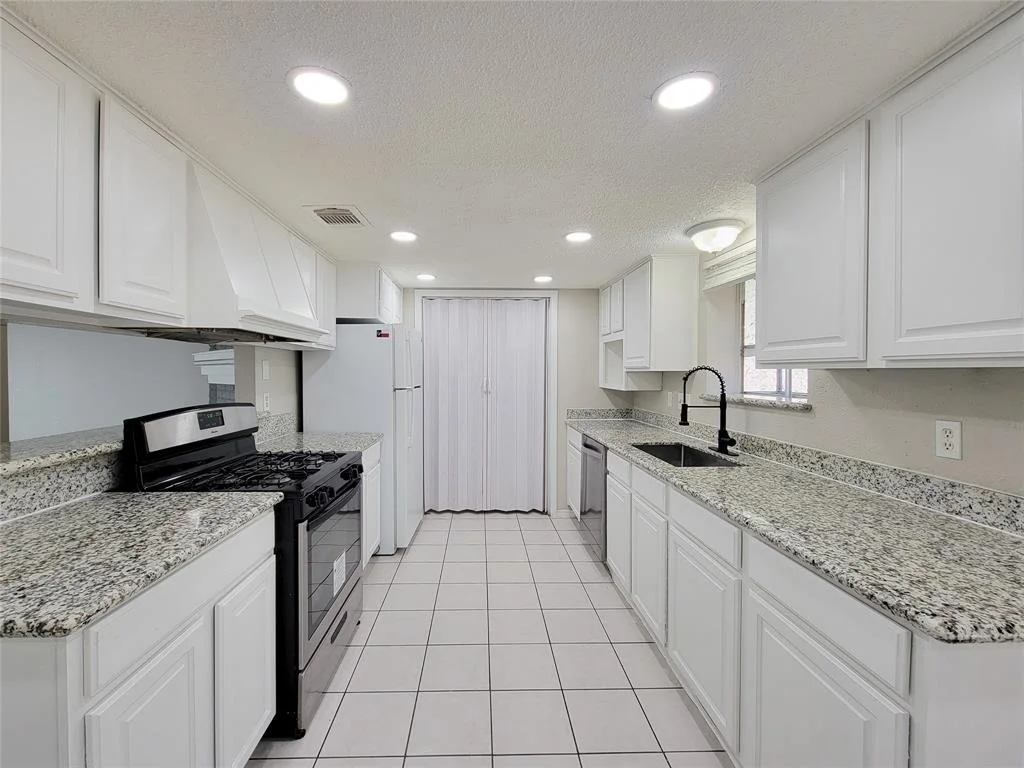 Photo of 13806 Bella Drive