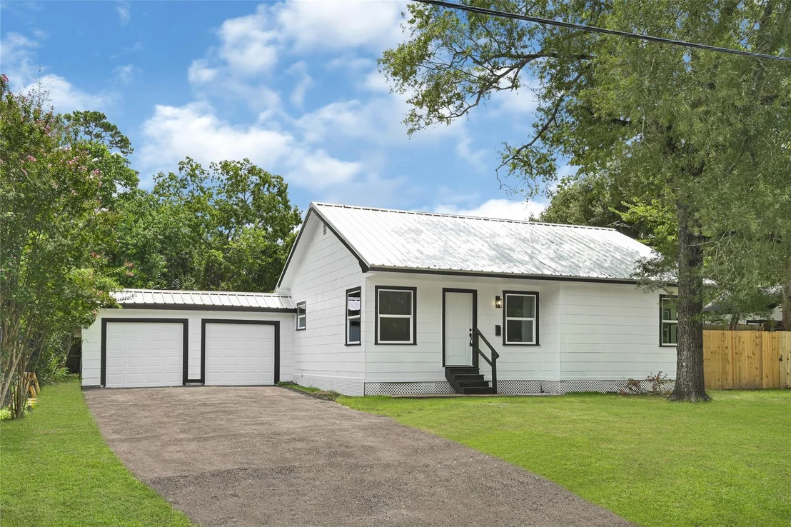 Photo of 1202 N Roberson Street