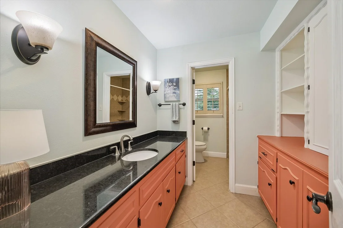 Photo of 4709 Tilson Lane