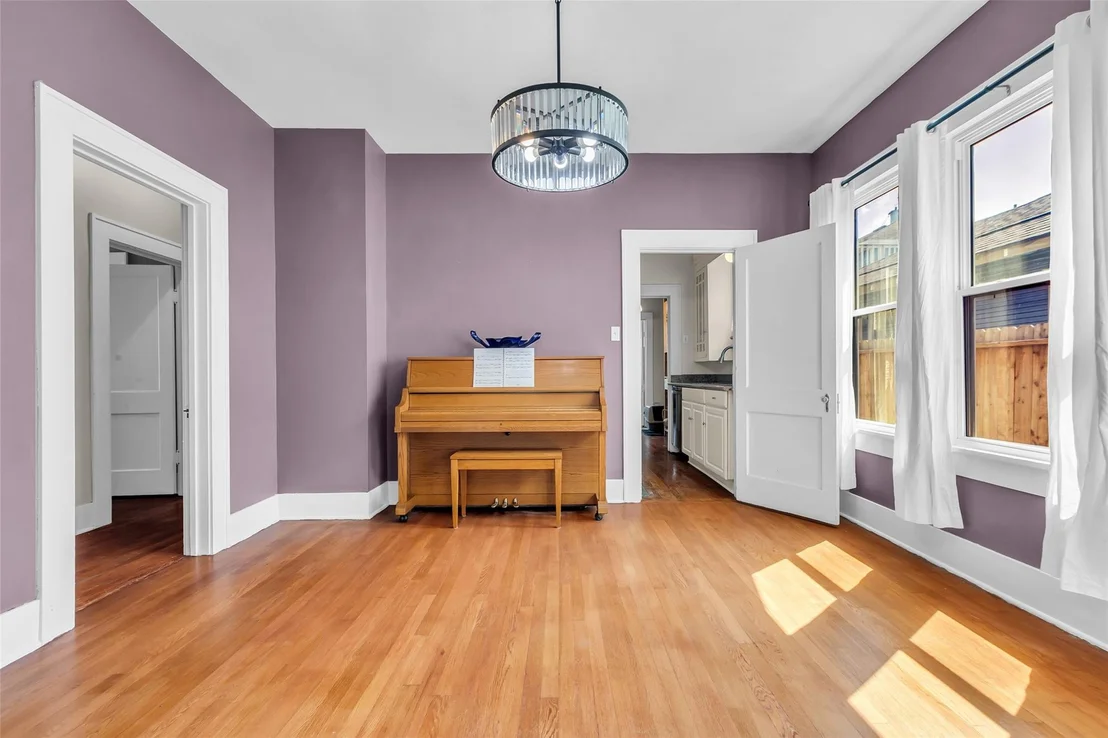 Photo of 2519 White Oak Drive