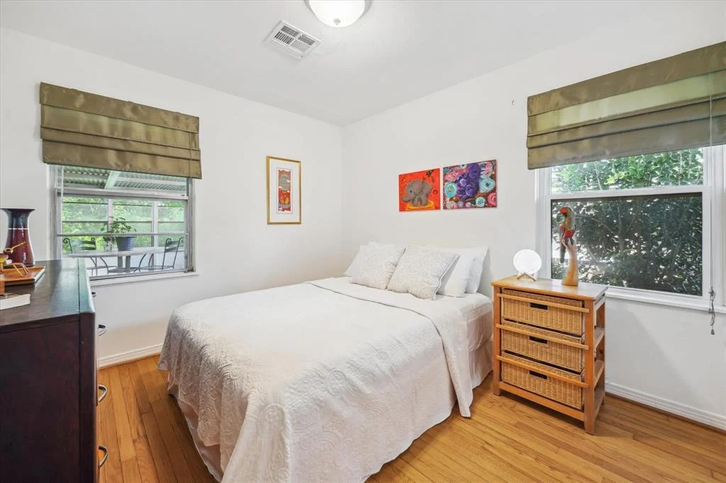 Photo of 2110 Chippendale Road