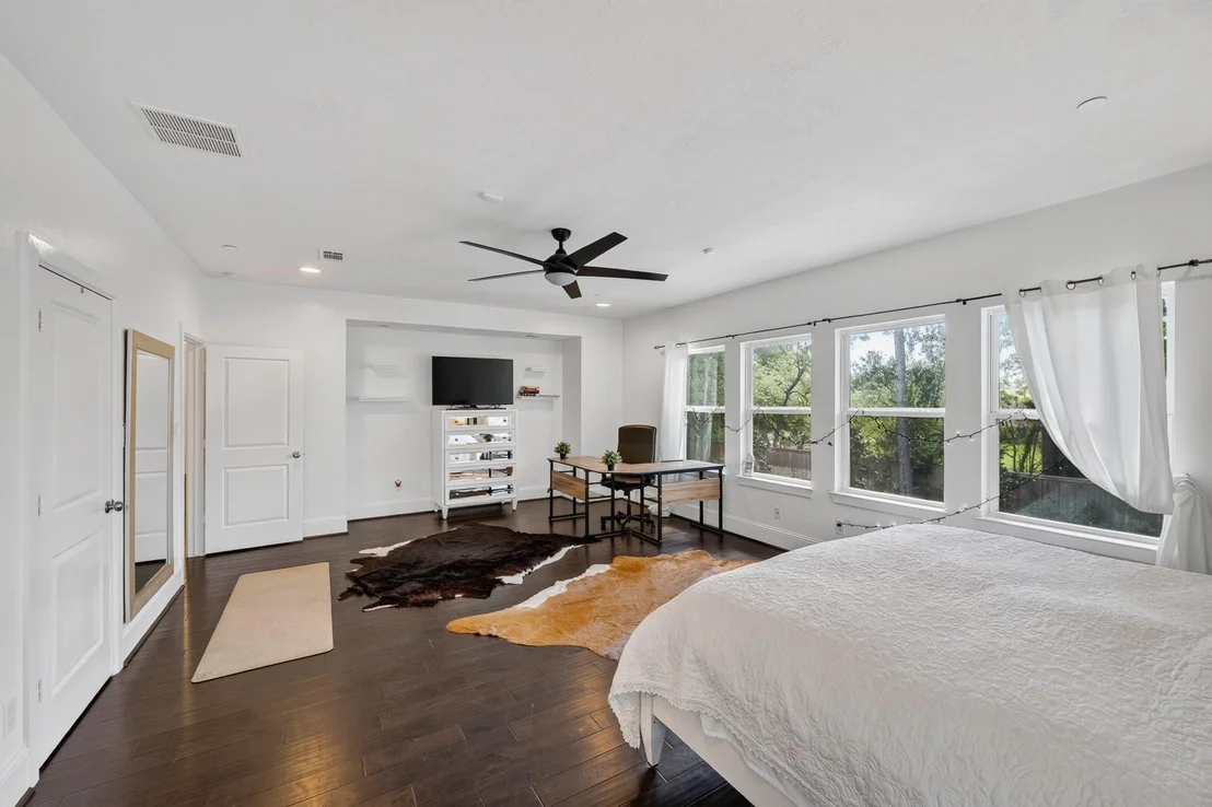 Photo of 335 Voss Road