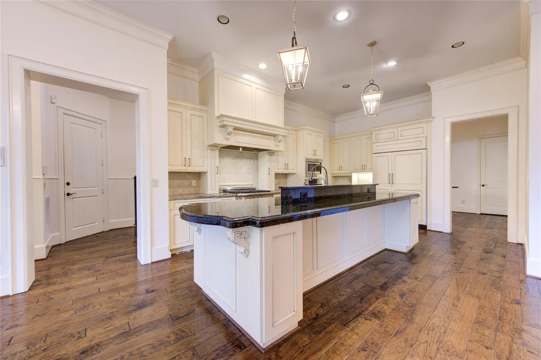 Photo of 4615 Laurel Street