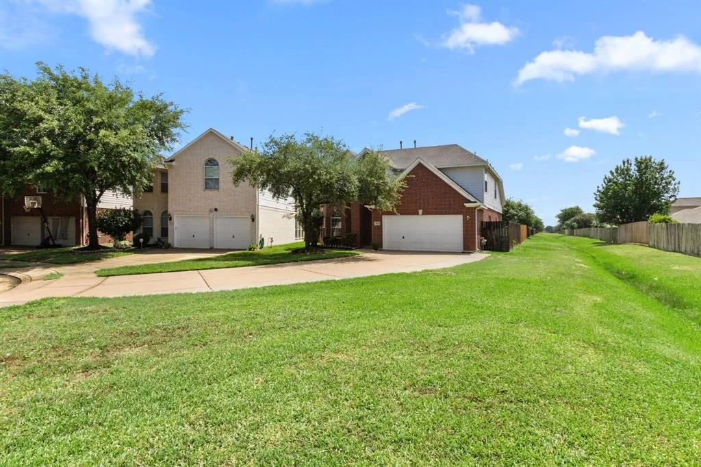 Photo of 6323 Linfield Bluff Lane