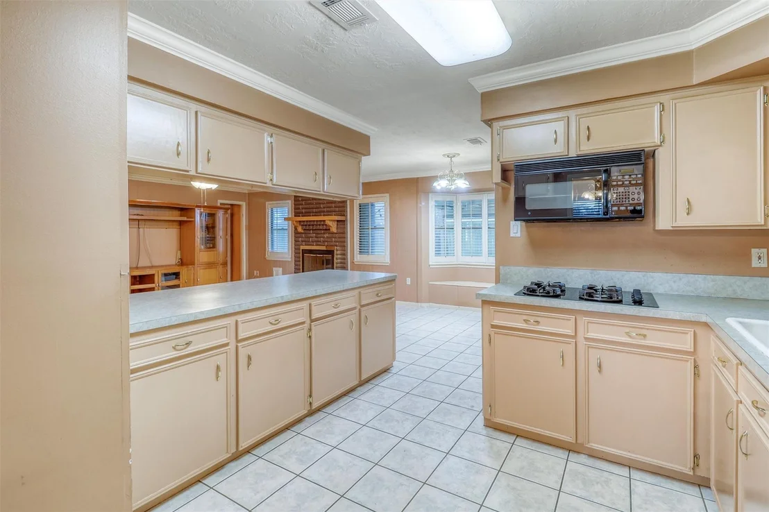 Photo of 534 Belwin Drive