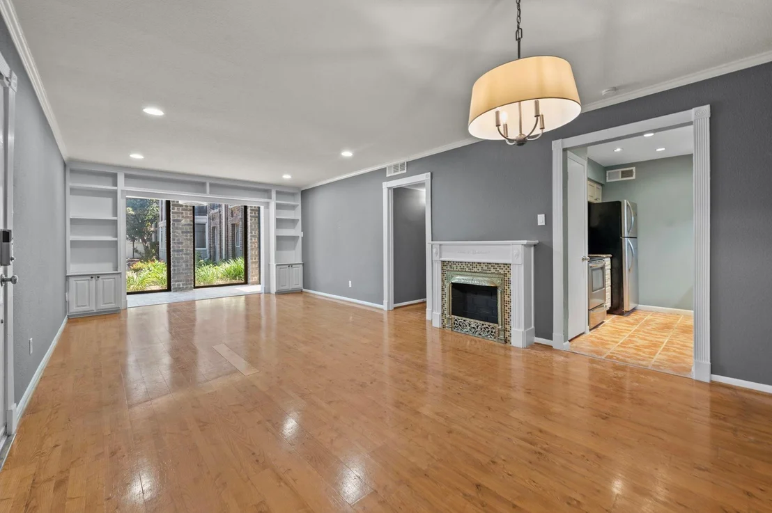 Photo of Unit 18 at 7575 Katy Freeway