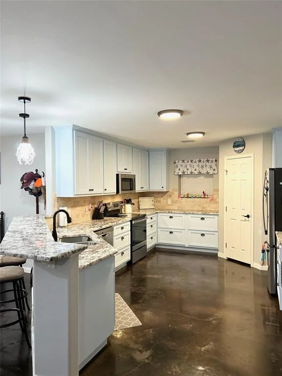 Photo of 305 W Denver Avenue