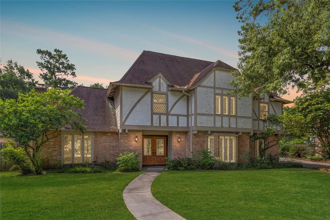 Photo of 8215 Winding Hill Lane