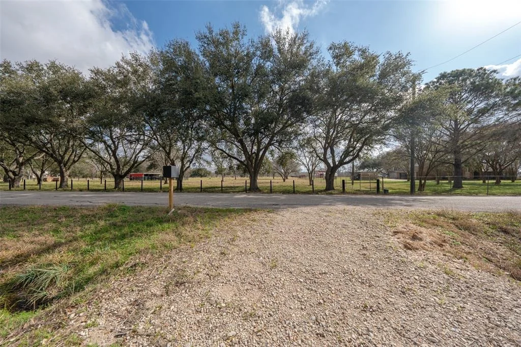 Photo of 17810 Oak Meadow Road