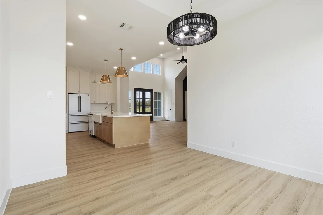 Photo of 467 Springfield Trail